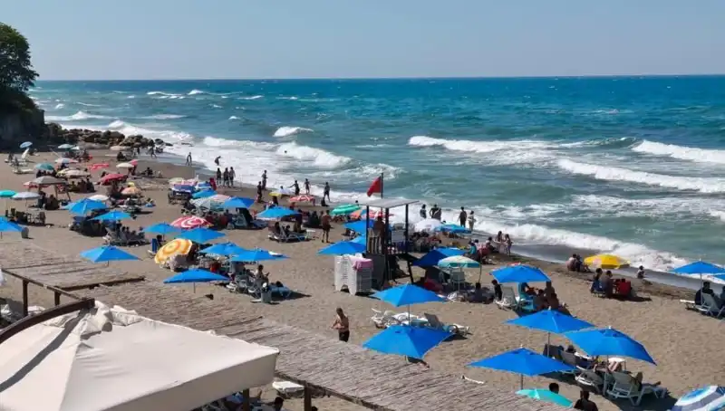 Akçakoca'da Deniz Yasağı: Plajlar Ne Zaman Açılacak?