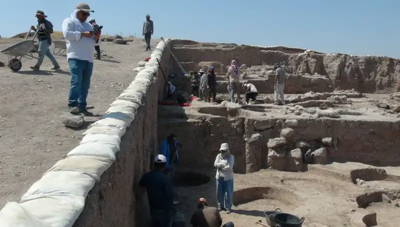 Kilis'teki Oylum Höyük'te Yaz Sıcaklığına Rağmen Kazılar Devam Ediyor