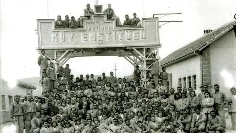 17 Nisan'da Ne Oluyor? Köy Enstitüleri'nin Kuruluş Yıldönümü