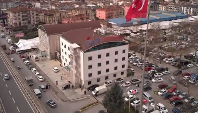 Özel Hastanede Deprem Mührü Şoku: "Perde Betonları Kestiler" İddiası Ortaya Çıktı!