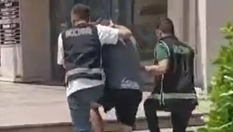 Sahte Dövizle Alışveriş Yapan Turist: Sınır Dışı Edildi, Olayın Ayrıntıları Neler?