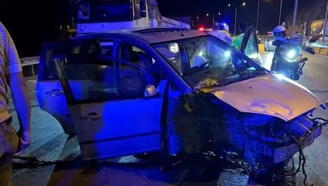 Otomobil Bariyere Çarptı: Feci Kazada Bir Kişi Hayatını Kaybetti, Üç Yaralı