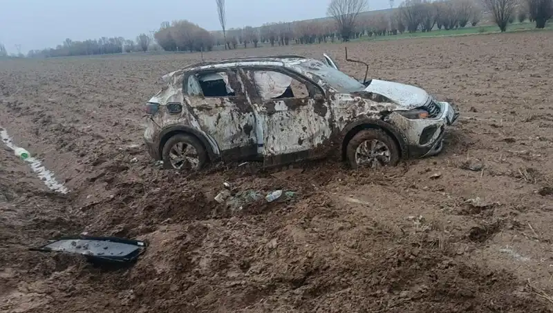 Şarampole Devrilen Otomobilde Yaralanan İki Kişi Hayat Mücadelesi Veriyor