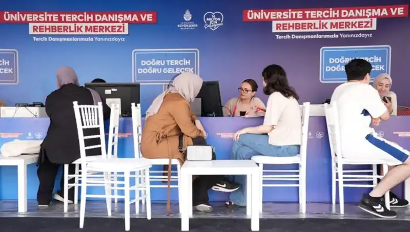 İstanbul'da Üniversite Tercih Danışma Merkezleri Açıldı: Rehberlik İçin 24 Nokta