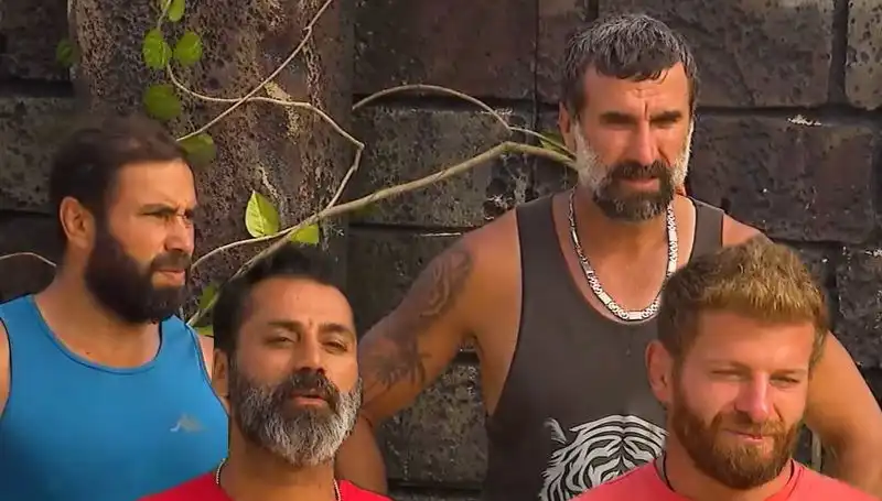 Survivor'da Şok Eden Veda: Birleşmeye İki Adım Kala Hüzünlü Ayrılık!
