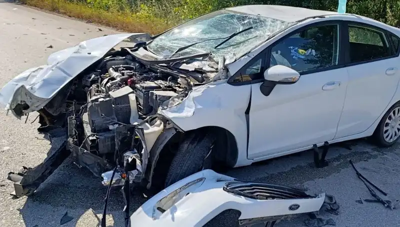 Çanakkale'de Korkunç Trafik Kazası: İki Kişi Yaralandı