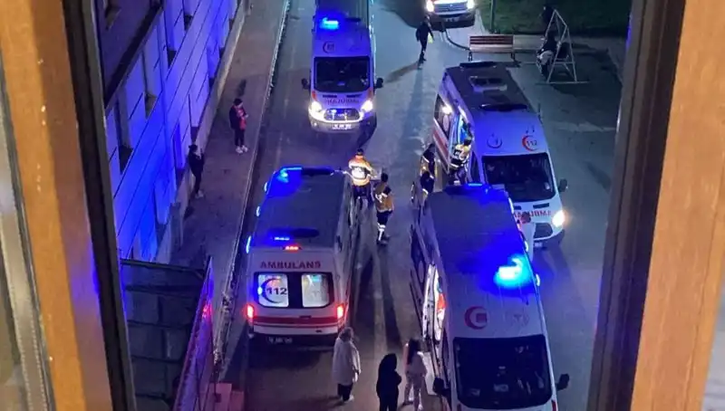 Akşam Yemeğinden Zehirlenme Şoku: 53 Öğrenci Hastaneye Kaldırıldı!