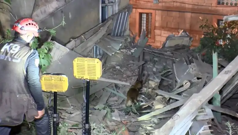 İstanbul’da Deprem Sonrası Çöken Bina: Can ve Mal Kaybı Arttı mı?