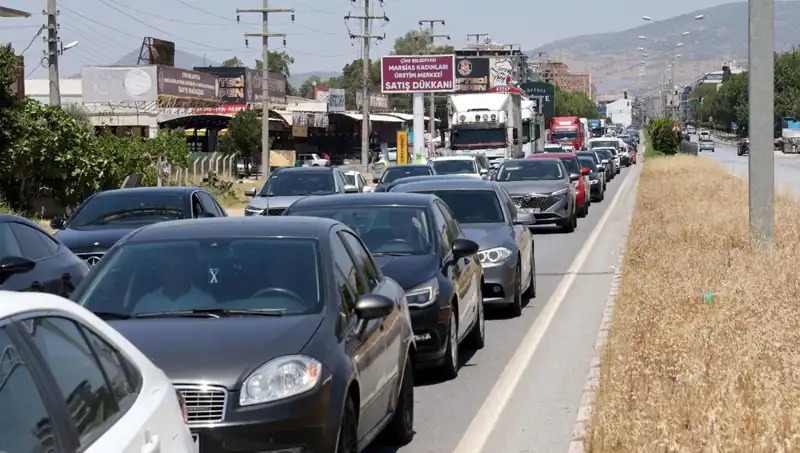 Aydın-Muğla Arasında 60 Kilometrelik Araç Kuyruğu Oluştu! Nedenleri ve Çözüm Önerileri