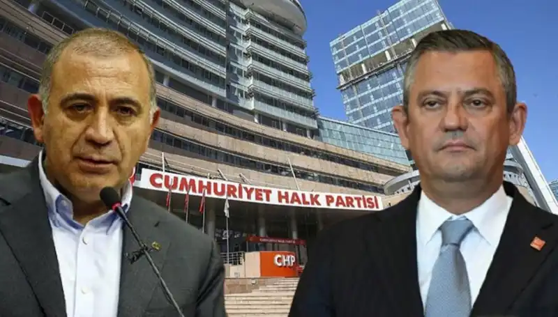 CHP'nin Kuruluş Töreni: Tekin, Özgür Özel ile Sahne Alıyor!