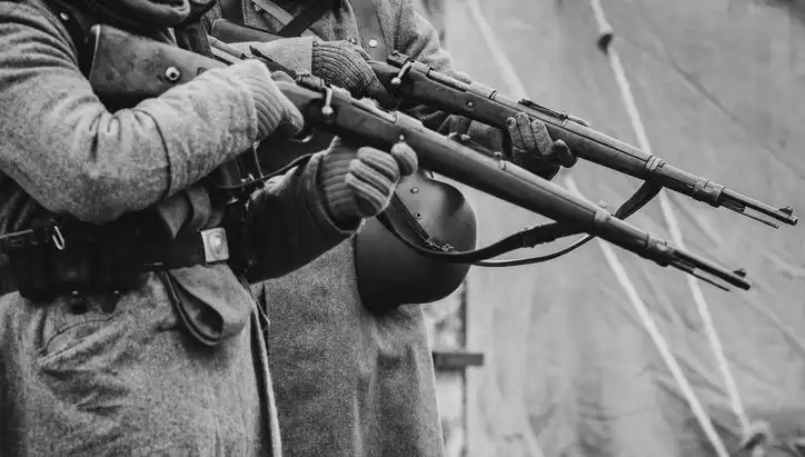 İngiliz İstihbarat Şefinin Aile Geçmişinde Şok Edici Nazi Bağlantısı
