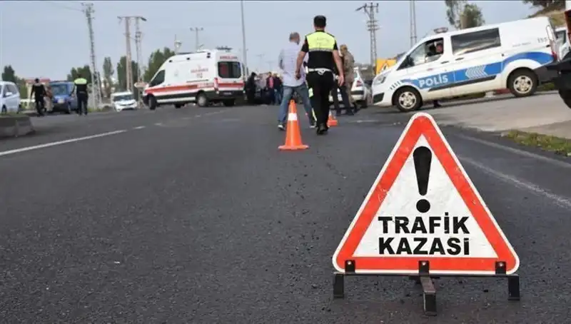 Antalya'da Otomobilin Kanal Devrilmesi: Yaralıların Durumu Nedir?