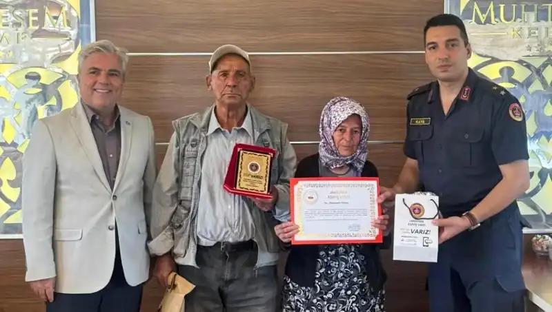Tek Varları Olan Evi Jandarmaya Bağışladılar: Duygulandıran Bir Hikaye