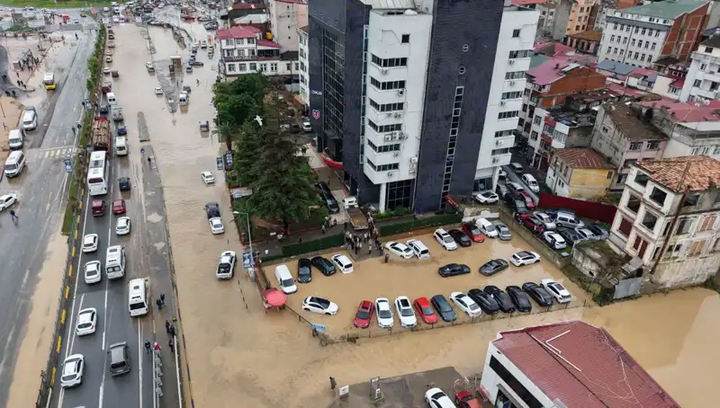 Trabzon’da Sel Felaketi: Kayıp Kişi İçin Arama Çalışmaları Devam Ediyor