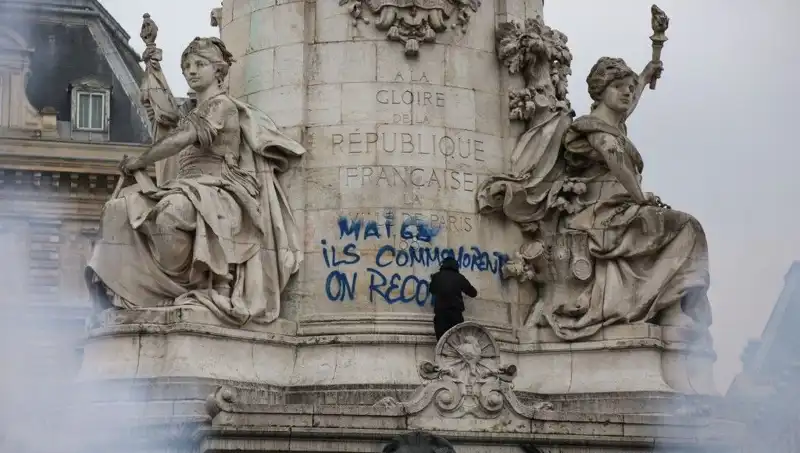 Paris Belediyesi, Şehirdeki Grafiticilere Karşı Savaş Başlattı!