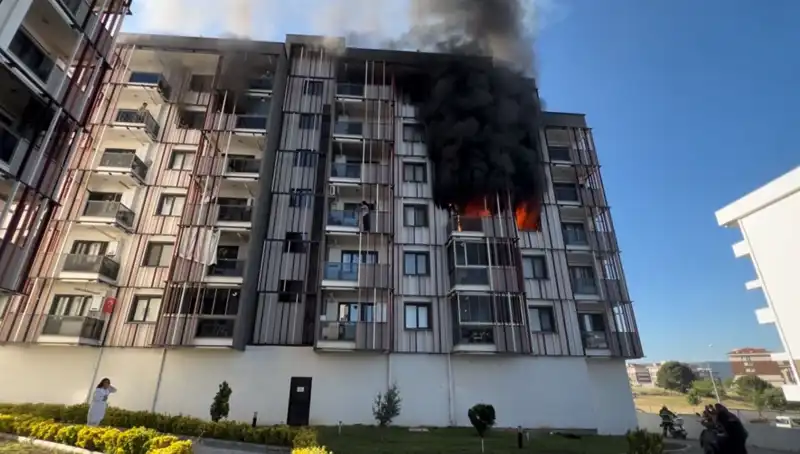 Çanakkale’de Yangın Panic Dolu Anlar: Vatandaşlar Uykusuz Kaldı!