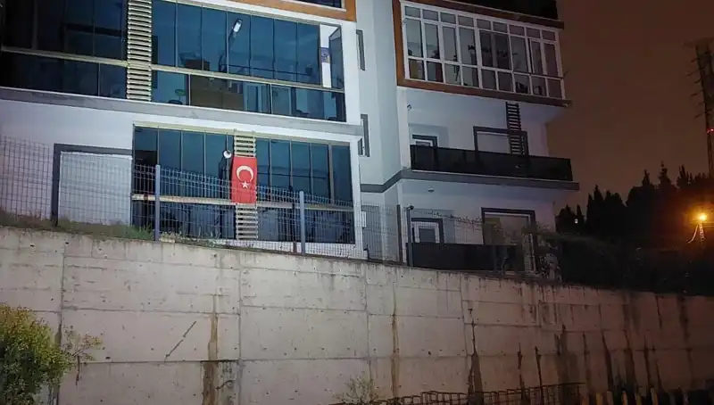 Sakarya'da Gizemli Tahliye: 4 Katlı Apartman Boşaltıldı!