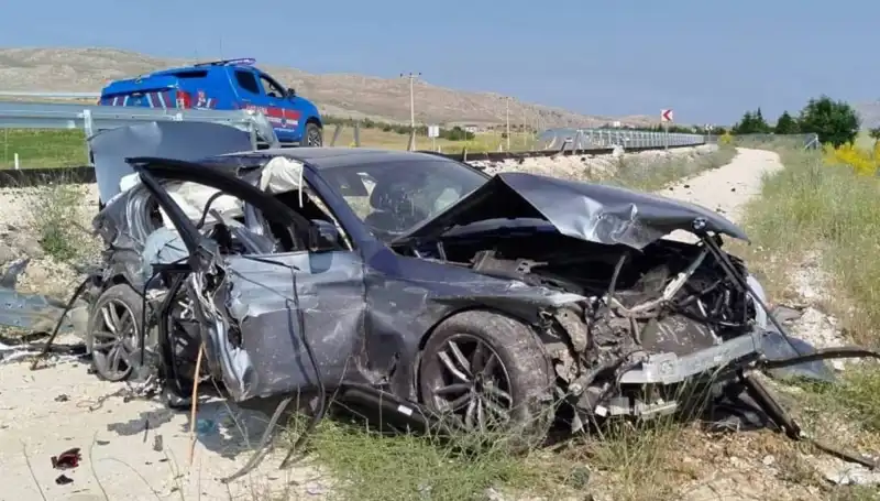 Sivas’ta İki Feci Trafik Kazası: 9 Kişi Yaralandı!
