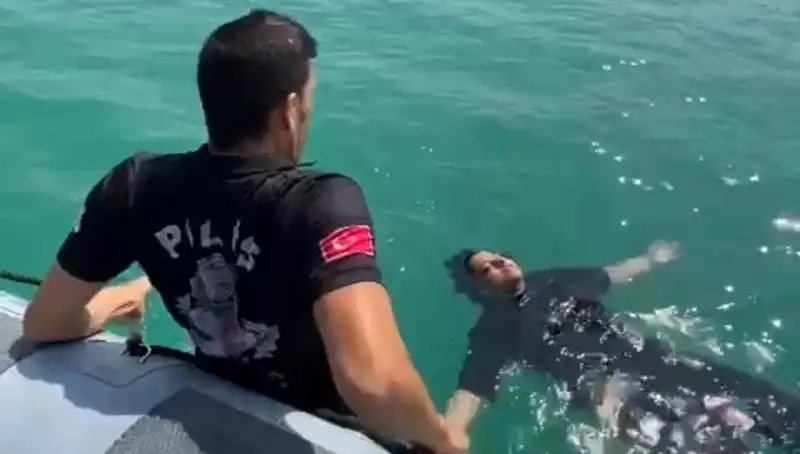 Baraj Gölüne Düşen Kadını Gemi Adamları Kurtardı, Kahramanlık Hikayesi!