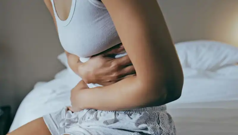 Mide Ağrısı Neden Hayati Tehlike Sinyali Olabilir? Doktorlar Korkutucu Gerçeği Açıkladı