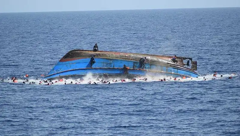 Filipinler'de Gemi Alabora Oldu: Korkunç Kaza ve Devam Eden Arama Kurtarma Çalışmaları