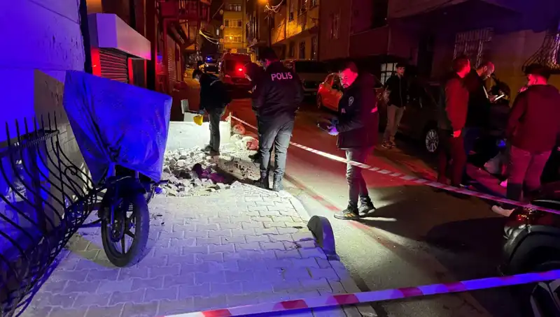 Küçükçekmece'de Plakasız Motosikletle Saldırı: Panik Yaratan Olay