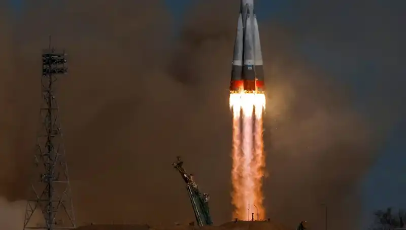 Uzaya İlk Adım: Soyuz MS-27, Üç Cesur Astronotu Taşıyor!