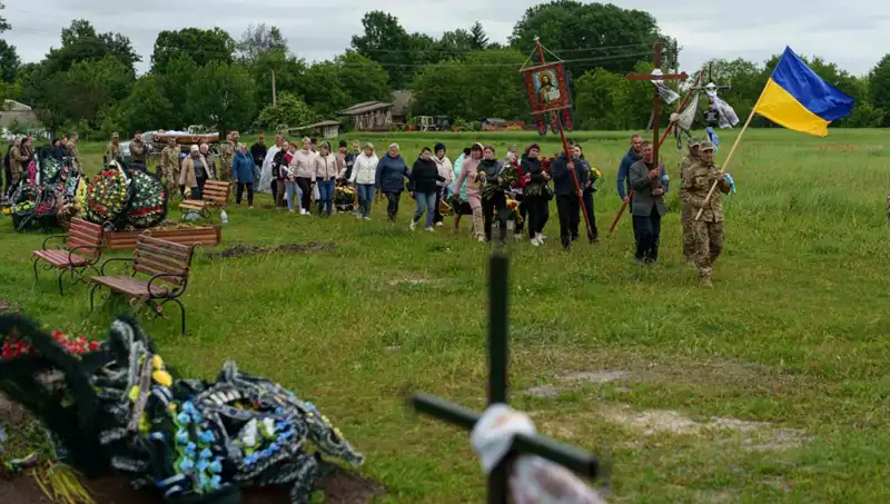 Ukrayna'da Savaşan İngiliz Askerin Hayatını Kaybetmesi: Ayrıntılar ve Etkileri