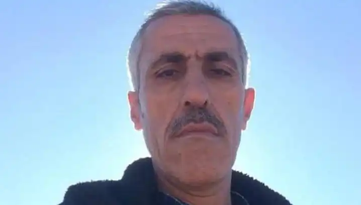 Gençleri "Çime Basmayın" Diye Uyardı, Bıçaklı Saldırıya Uğradı!
