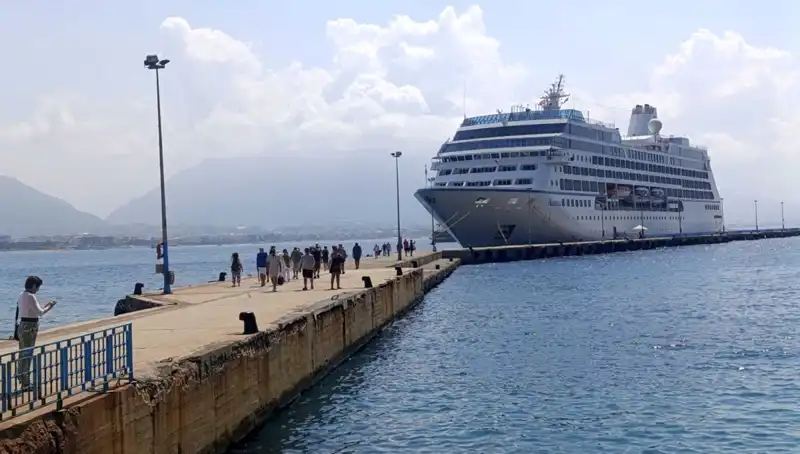 Alanya’ya Gelen ABD’li Turistler: Kruvaziyerle Gelen Yeni Misafirler
