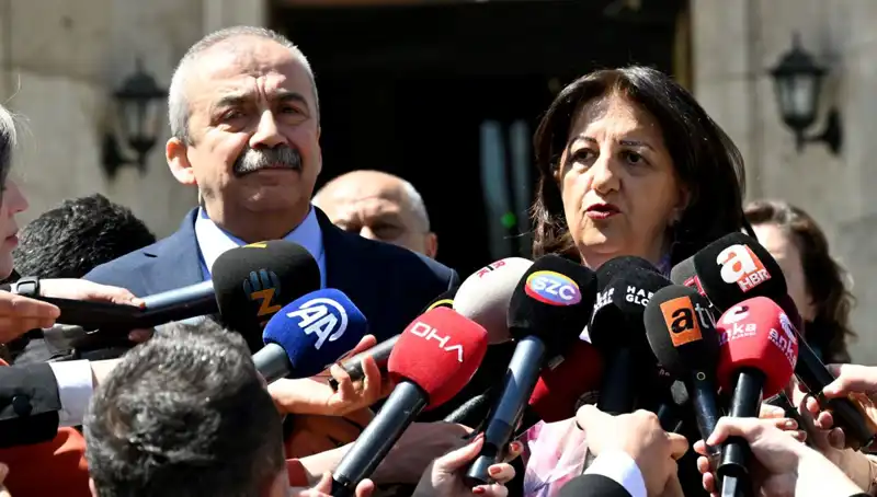 Sırrı Süreyya Önder: Hayatı, Kariyeri ve Hastalığı Hakkında Her Şey