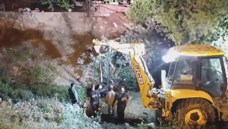 Hatay'da İneğin Kurtarılması İçin Yapılan Cesur Operasyon