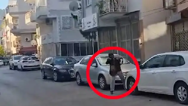 İzmir'de Saldırganla Çatışma: Olay Anında Yaşananlar ve Detaylar