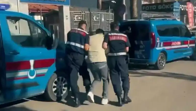Türkiye Genelinde Suç Örgütlerine Yıldırım Hızında Operasyon Düzenlendi