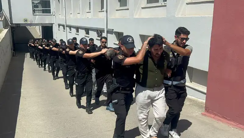 Adana'da 825 Kilo Eroin Ele Geçirildi: 16 Tutuklama Şoku!