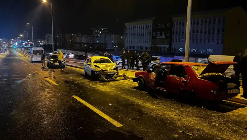 Kayseri'de Tüm Araçları Şoka Düşüren Zincirleme Kaza!