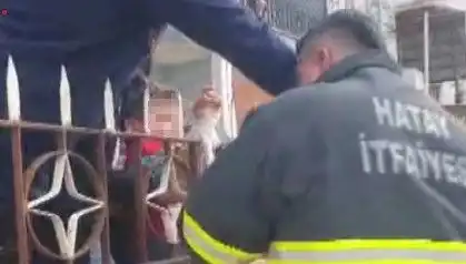 Hatay'da Trajik Olay: Çocuğun Koluna Demir Korkuluk Saplandı!