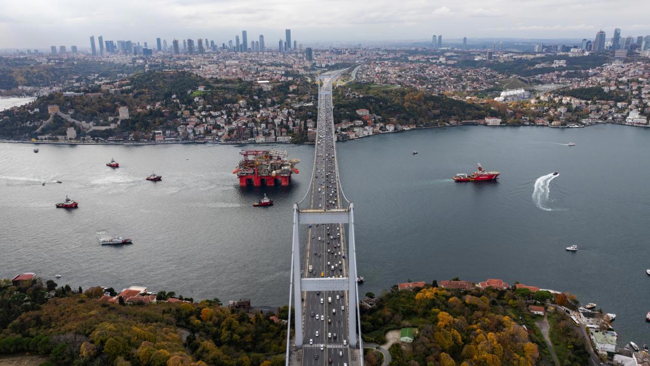 İstanbul Boğazı'nda Gemi Trafiği Durduruldu