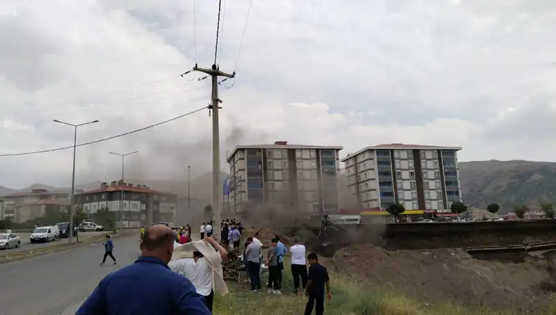 Bitlis'te Doğalgaz Hattında Patlama: Kriz Anları ve Kurtarma Çalışmaları