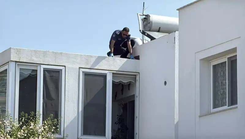 Bodrum'da Çatıdan Düşen Emekli Polis, Hayatını Kaybetti!