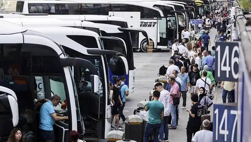 İstanbul'dan Ayrılışlar: Hangi Nedenler 369 Bin Kişiyi Şehirden Uzaklaştırdı?