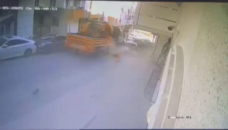 Kontrolden Çıkan Vinç, 23 Araca Çarparak Ancak Durdurulabildi