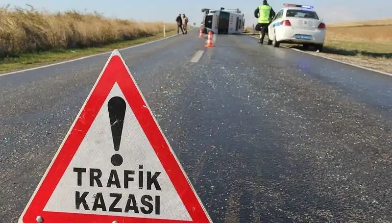 Niğde’de Feci Zincirleme Kaza: 16 Yaralı, Araçlar Adeta Küle Döndü
